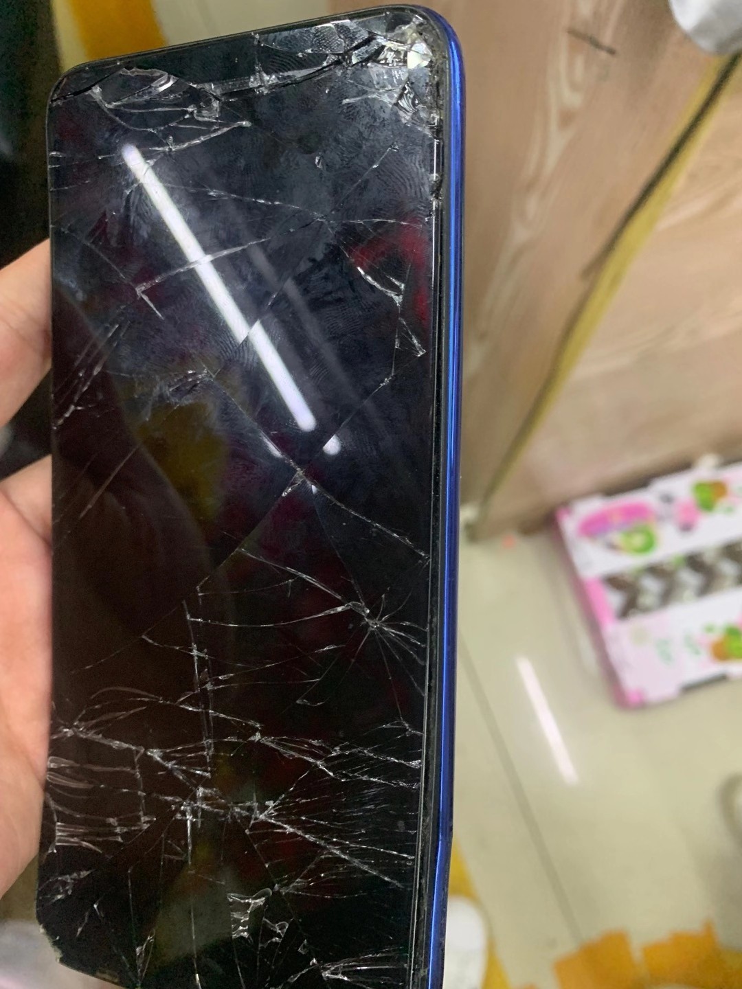 红米note7摔得就剩个主板修好都能买个新机