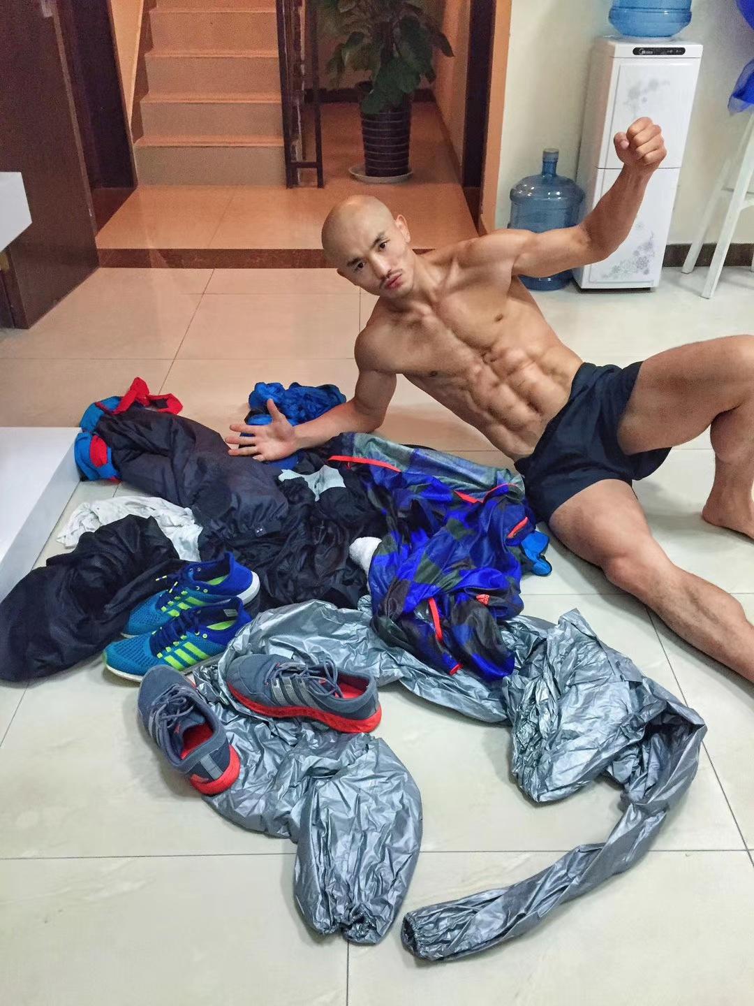 著名作家:武僧一龙肌肉发达程度已逼近泰森,三番战能ko播求