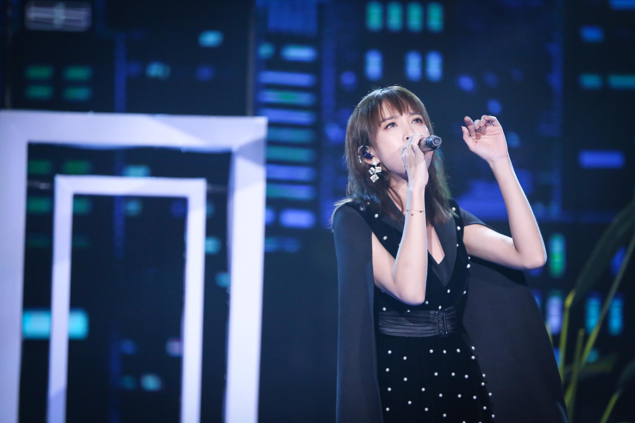 实力歌手王紫格登《全球中文音乐榜上榜》 动情演绎惊艳舞台