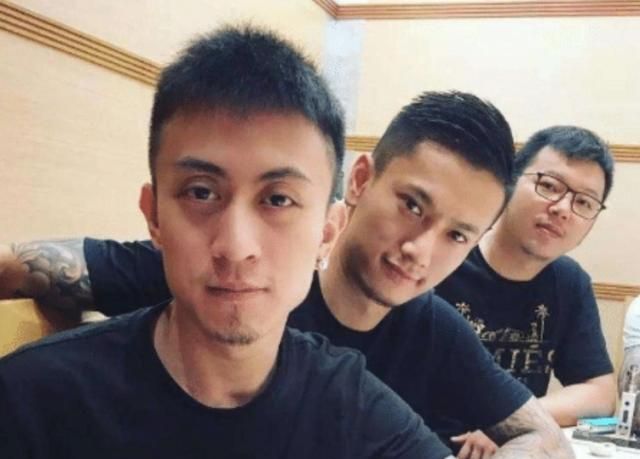 她因不满4500万分手费,跑出国偷生孩子,还被王思聪骂作"野鸡"|秦奋