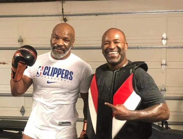 泰森和福尔曼谁厉害福尔曼坦言我们互相敬畏从来不想交手