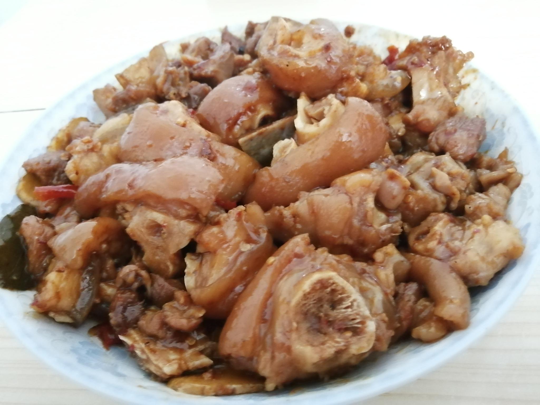 红烧猪蹄你会做吗?肥而不腻,软糯香嫩,大人小孩都非常喜欢吃