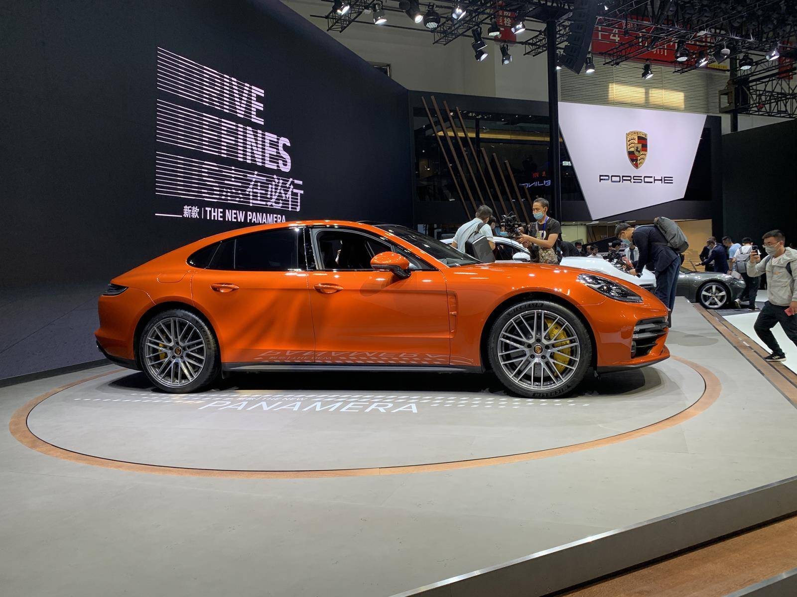 2020北京车展:实拍全新保时捷panamera,由内而外都有变化