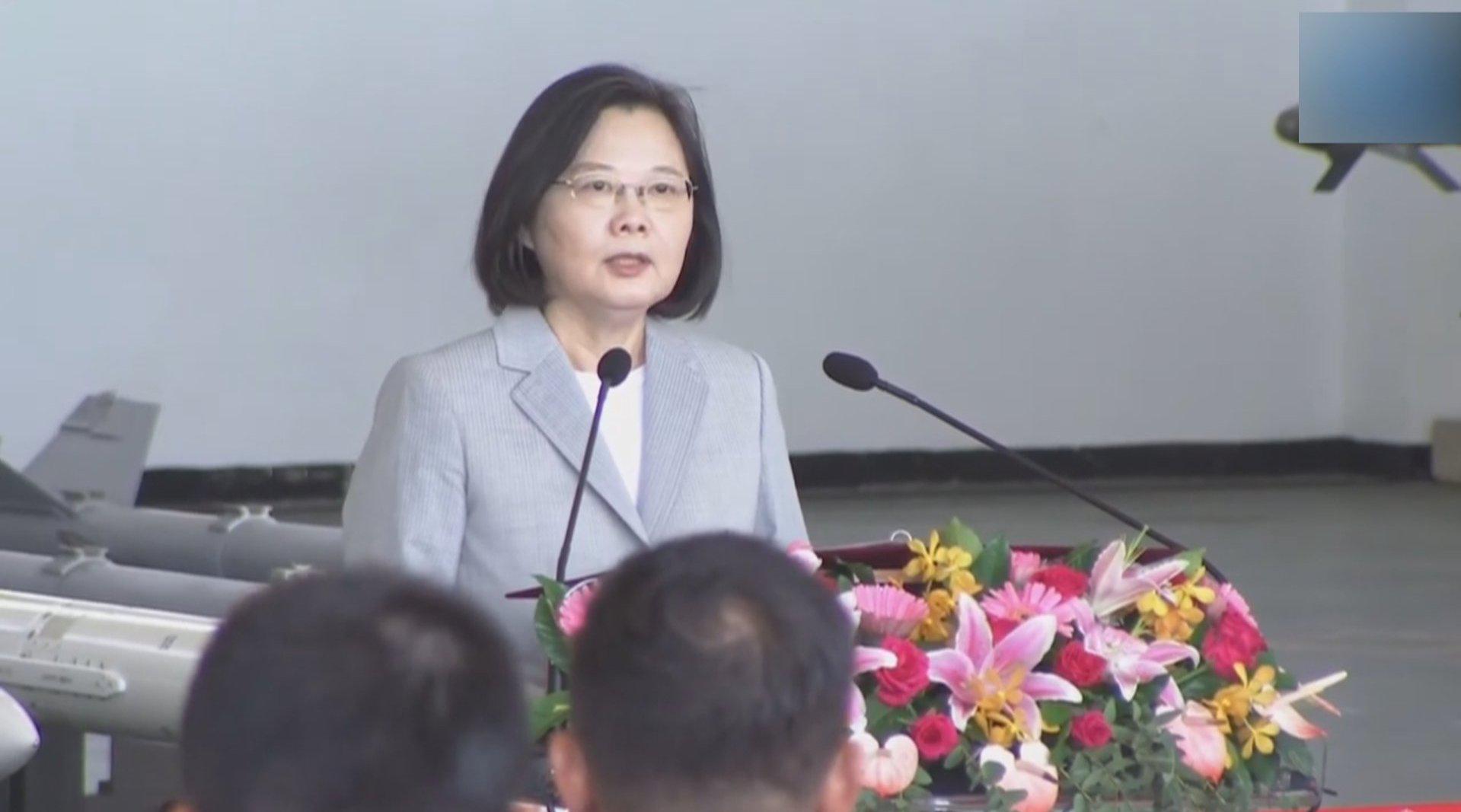 蔡英文喊话募兵台民众回呛 不打意识形态 的无谓战争