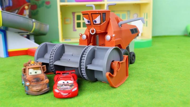 赛车总动员:麦昆板牙割草机弗兰克玩具