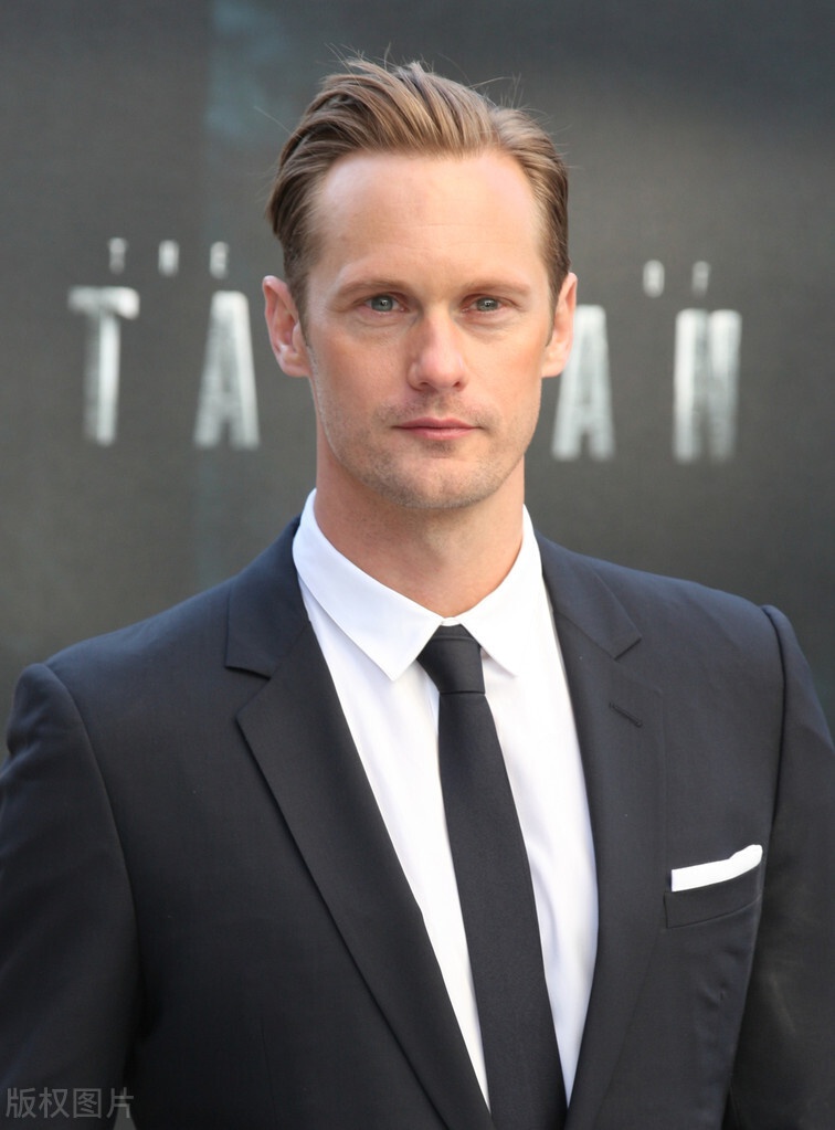 一米九四的瑞典男演员登上意大利版vogue男装版封面好帅