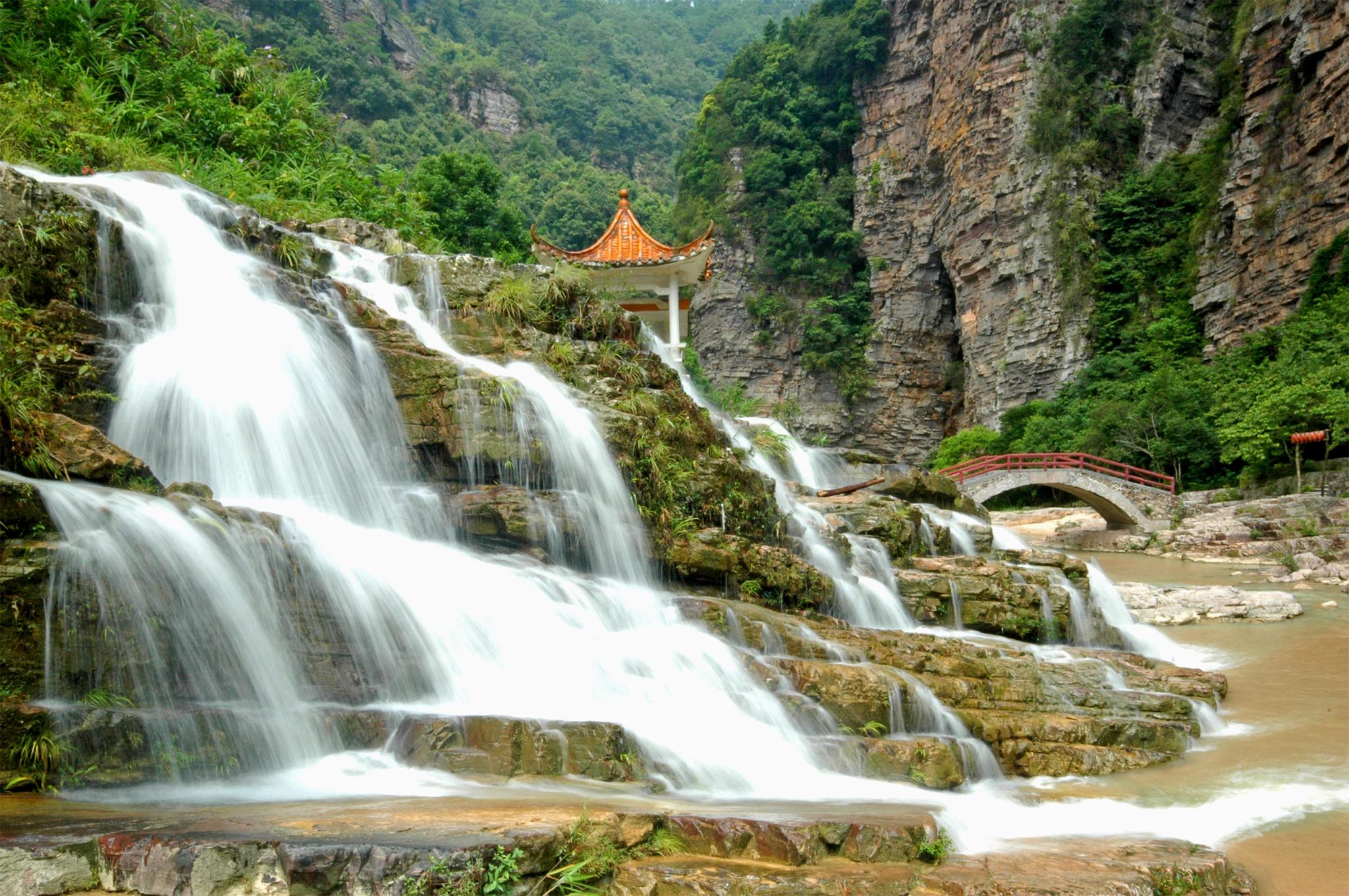 绿竹成廊,碧水成道,贺江蜿蜒,肇庆封开的风景不比阳朔差