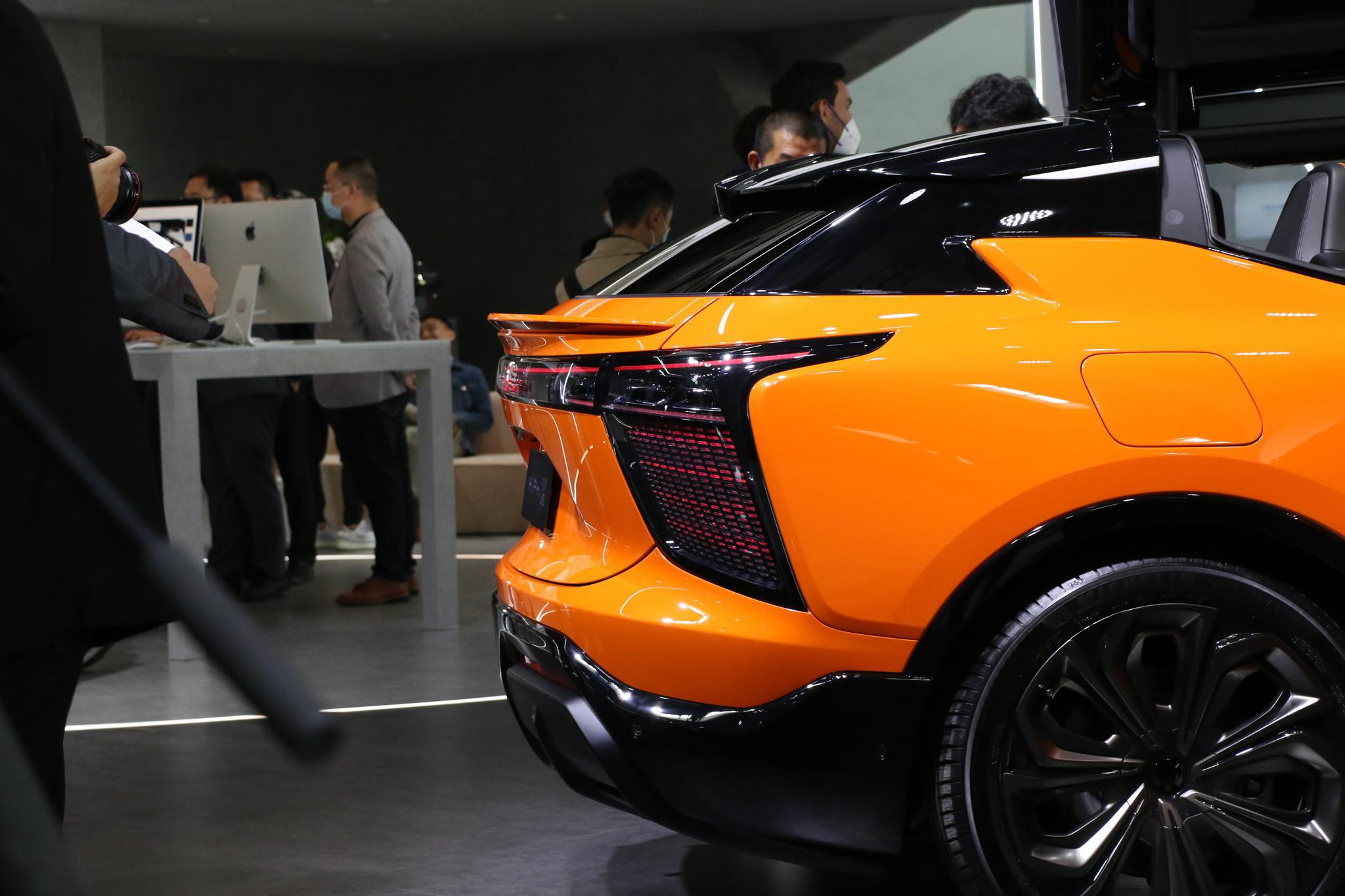 2020北京车展丨定价盲目自大高合hiphix车展实拍