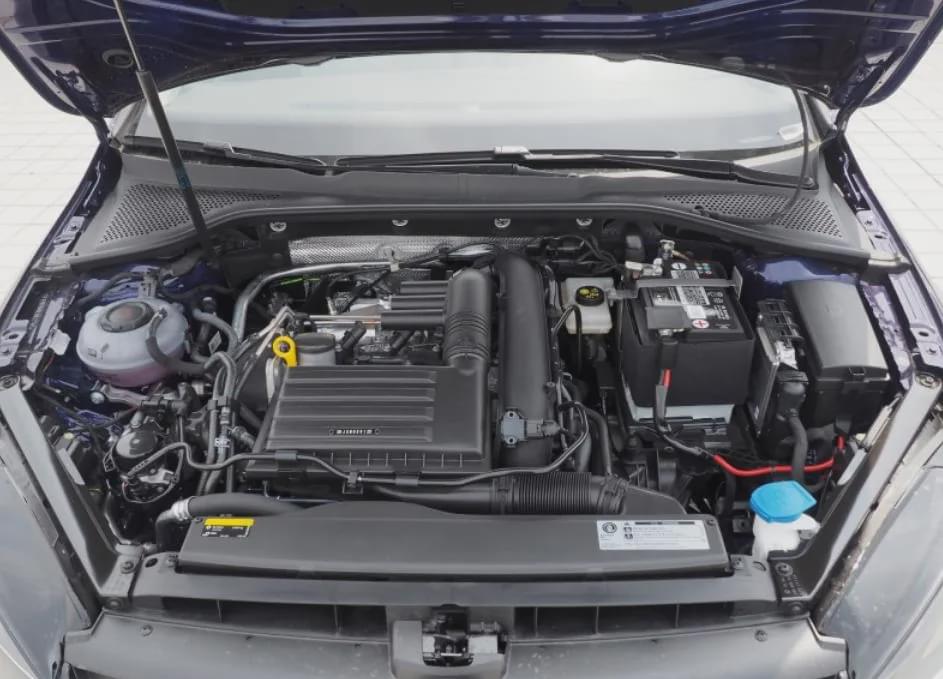 高尔夫八代惊喜上市？全新内饰不输保时捷，对比思域谁更有优势？