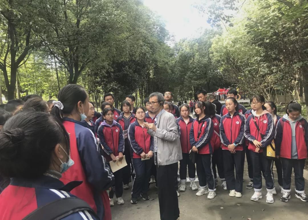 220名师生零距离参观汉中市城市污水处理厂
