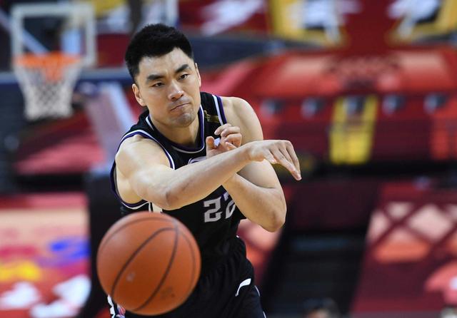 杨鸣迎一坏消息,辽篮内线大闸赛季报销,何时得以回归球场