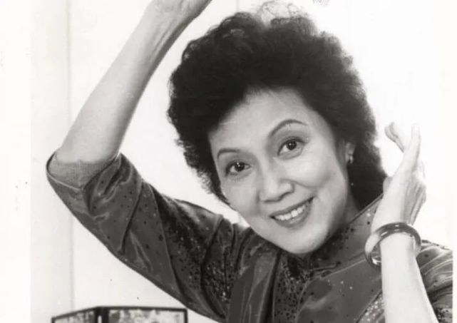 夏萍美貌堪比赫本一生拍戏200部熬成奶奶专业户才走红