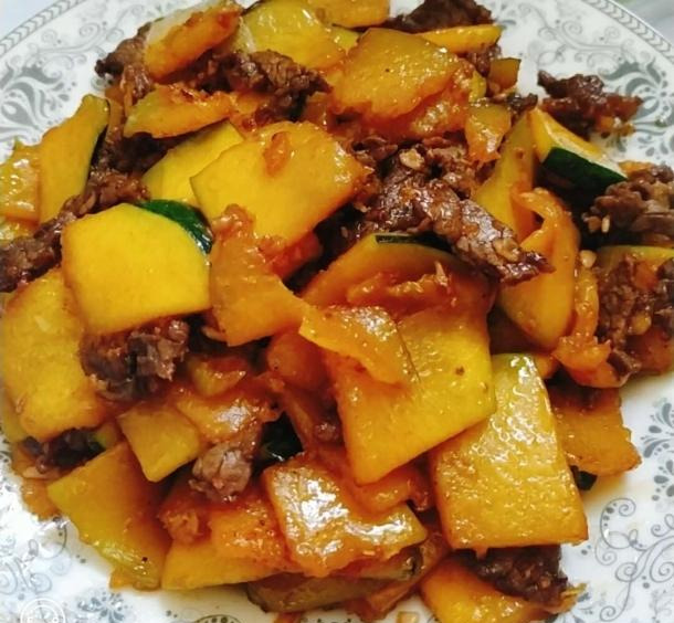 家常版牛肉炒南瓜,新鲜美味