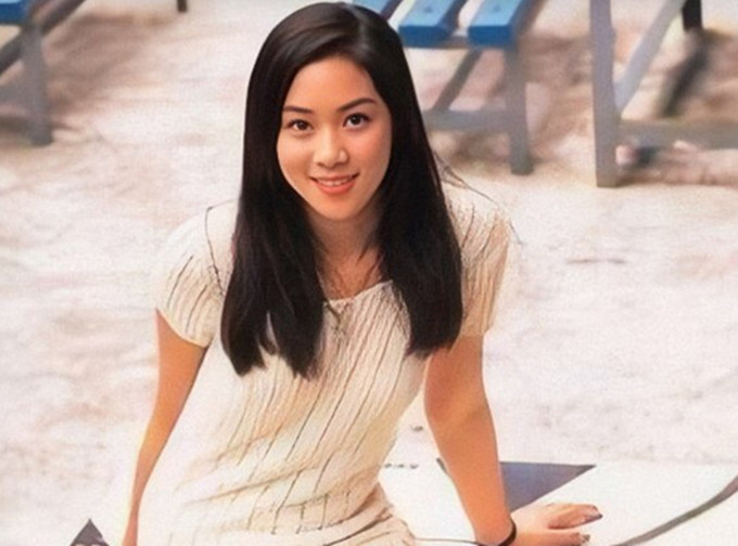 千亿媳妇徐子淇罕露面,身材发福难掩美貌,与名媛们聚会稳坐c位