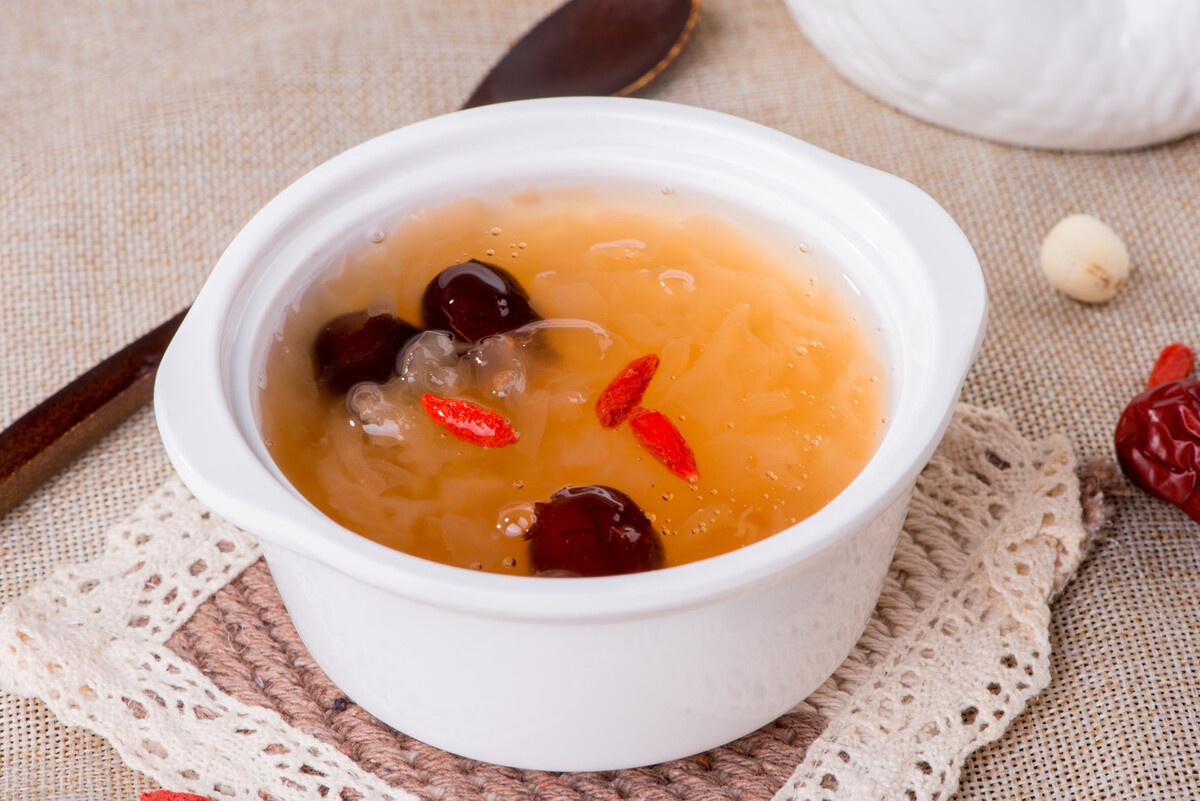 秋天天气干燥,记得多喝银耳汤,学会方法,汤粘稠好喝还省时|银耳汤|银