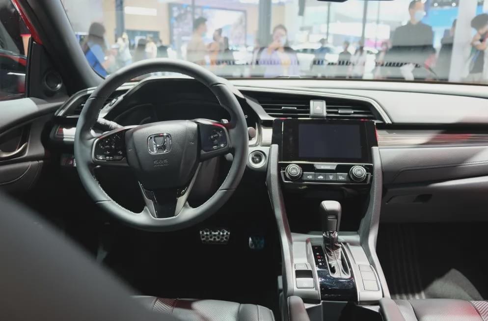 高尔夫八代惊喜上市？全新内饰不输保时捷，对比思域谁更有优势？