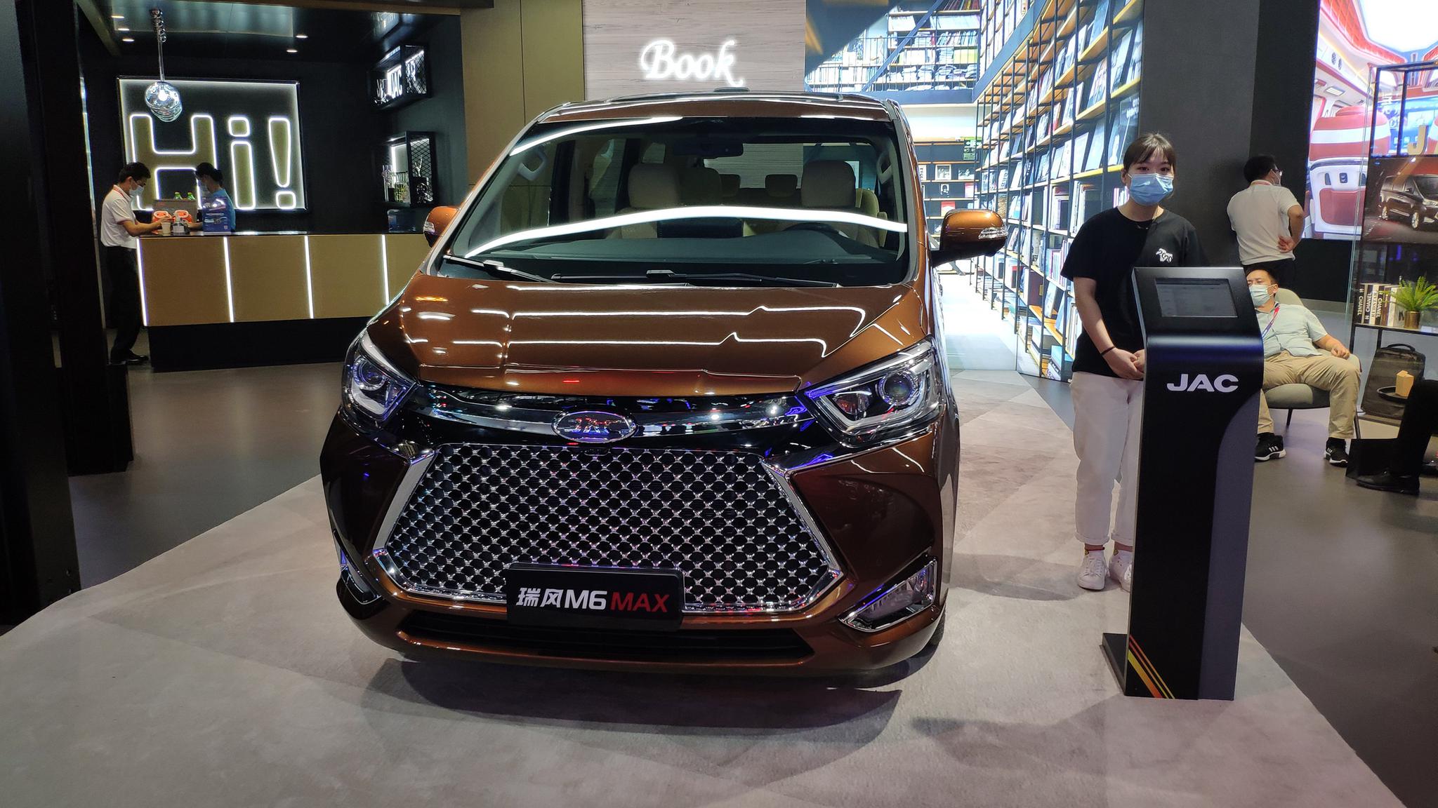 2020年北京车展江淮瑞风m6max实车