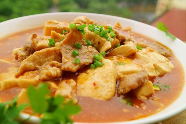 美食精选:豆腐肉片,青椒酿肉,黄瓜木耳烧腐竹,鲍鱼炖排骨