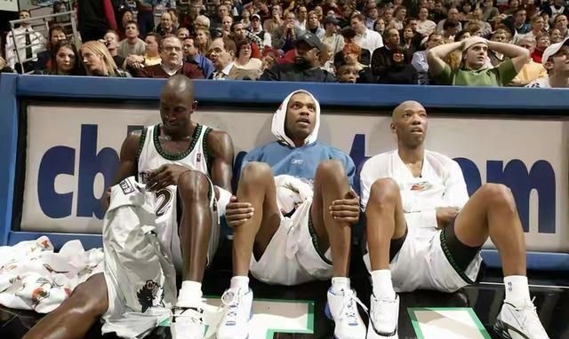 1992年选秀,中锋时代,前十顺位总冠军数加起来不如十一号秀