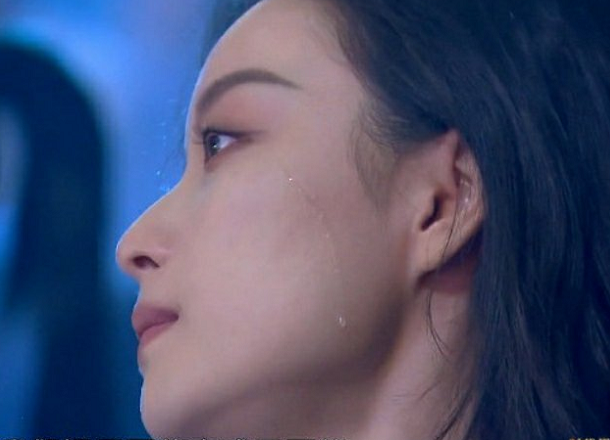倪妮仙女落泪上热搜听到英雄们讲述疫情期间的故事感动的落泪