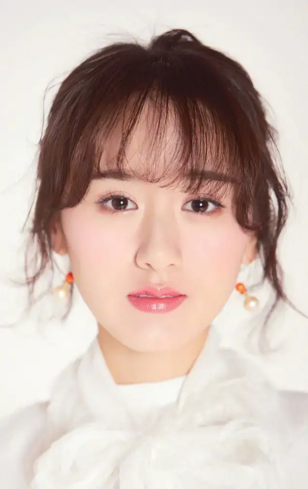 当红花旦袁冰妍写真集:美丽动人的丫头!