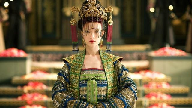 倪妮在《天盛长歌》这套绿色嫁衣也超级美!