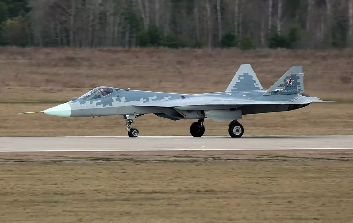 虽然印度方面因种种原因不再参与战机研制项目,但俄罗斯却依然坚持