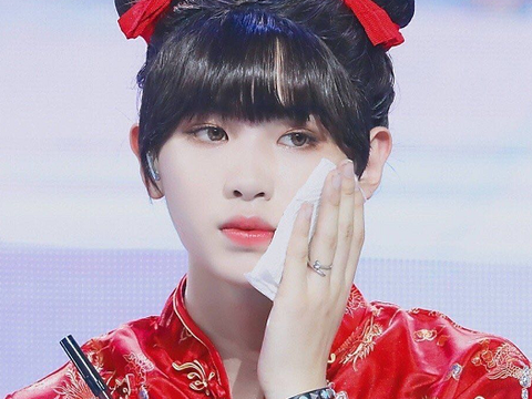 明星cos春丽,虞书欣天使脸,黄明昊惊艳,看到宋雨琦:大爱了!