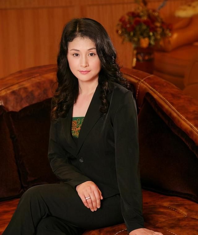 "谢大脚"于月仙,照顾"折叠人"弟弟,婚姻留下个一生的遗憾