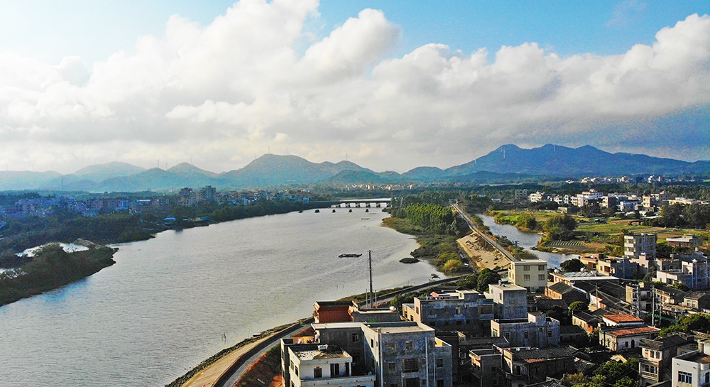 广东阳西县一个镇,和茂名电白隔河相望,是省定中心镇|儒洞镇|阳西县