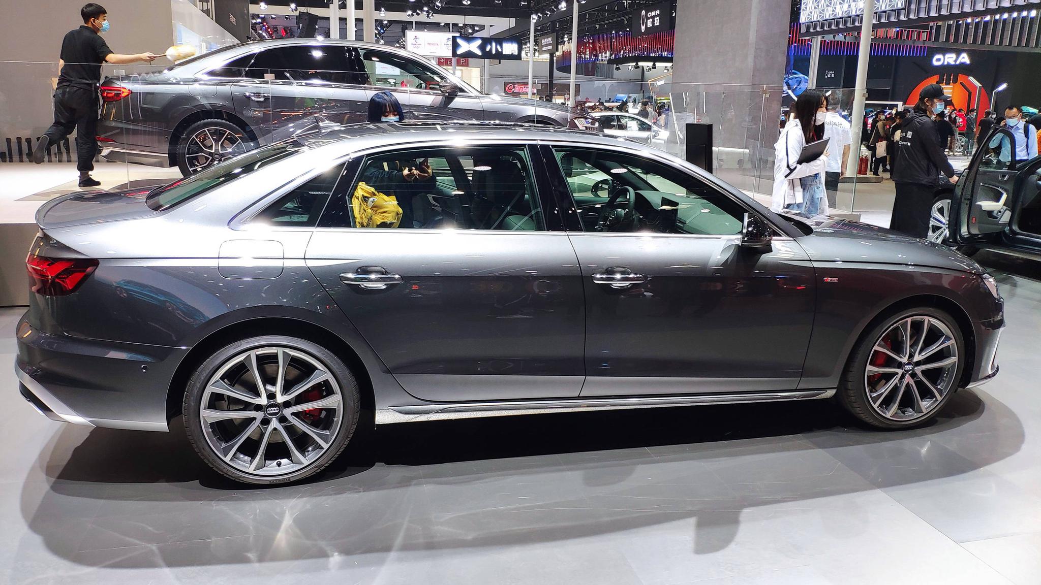 2020年北京车展:一汽奥迪a4l实车