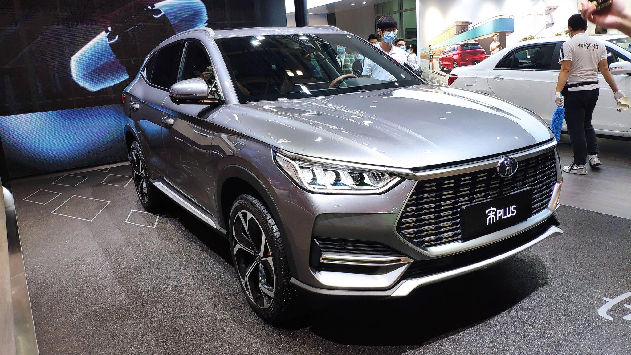 2020年北京车展:比亚迪宋plus燃油版实车