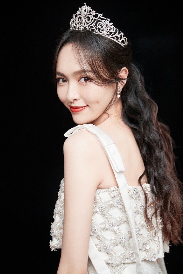 影视女星唐嫣写真甜美靓丽时尚优雅