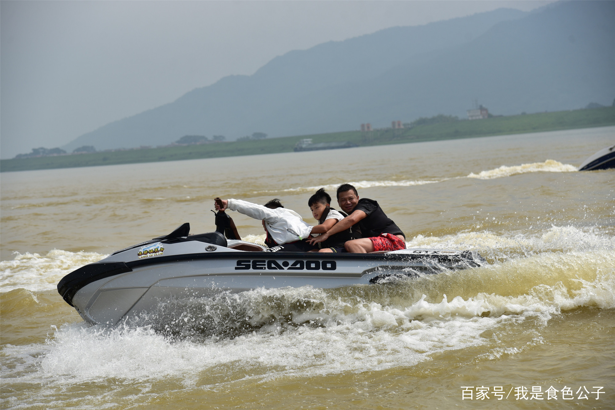 国庆怎么玩?去肇庆砚洲岛玩不一样的!还有滑翔伞和热气球!