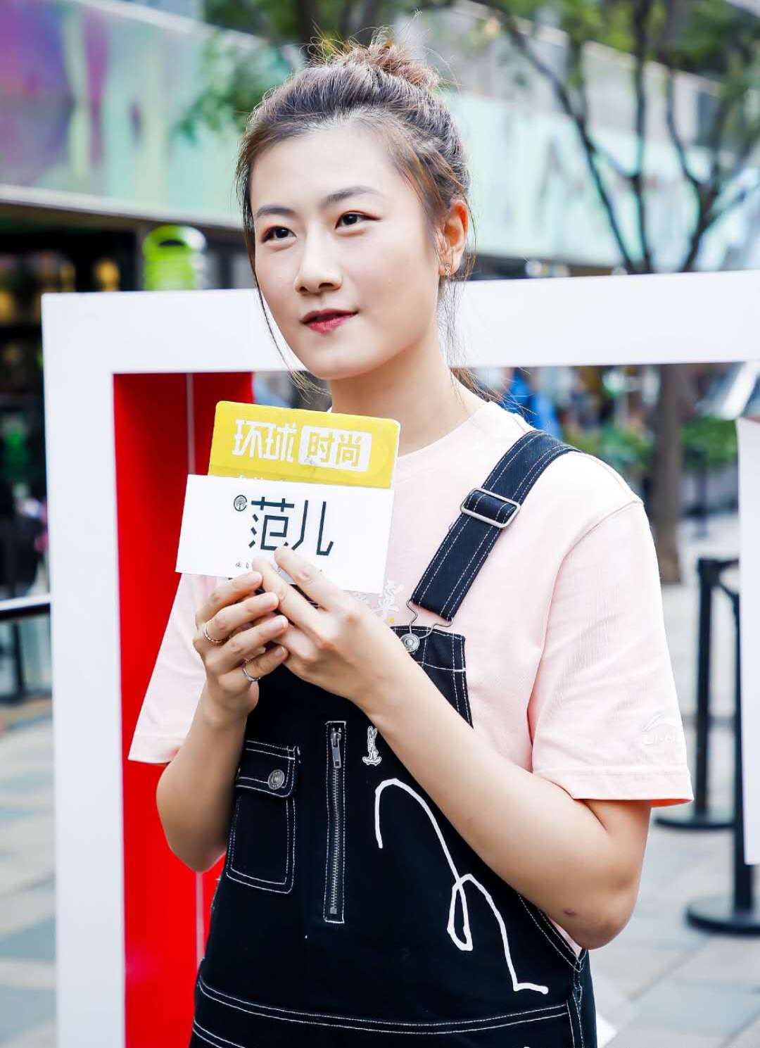 并且还给出了如下几点原因,第一个就是从这一组照片上丁宁稍显丰腴