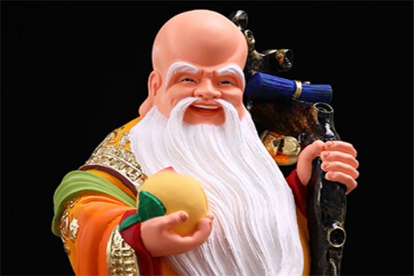 一鹤一鹿两个童儿常伴随其前后……"一,负责人间寿命的"老寿星"