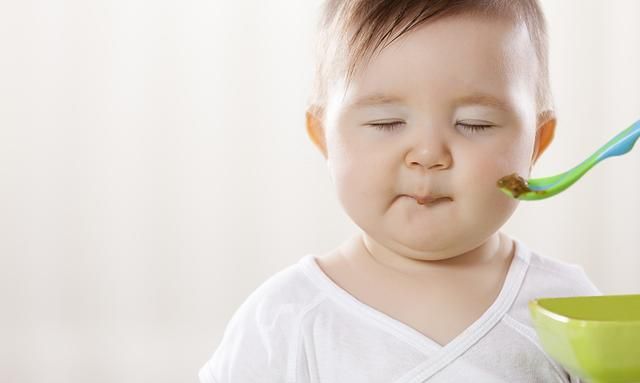 给宝宝吃鱼类辅食好吗?多大宝宝适合吃鱼肉辅食?育儿宝妈来分享