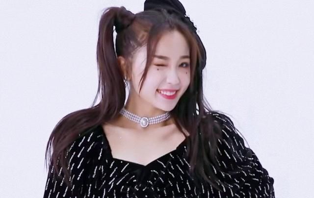 女明星wink:虞书欣俏皮,吴宣仪魅惑,看到迪丽热巴:我心乱了