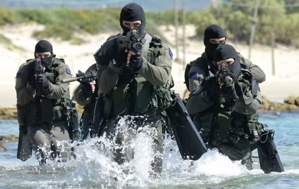 以色列特种部队千里奔袭创造史上最具传奇色彩救援行动