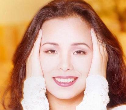 抛弃付笛生,出轨侯耀文,嫁大24岁老外险丧命的韦唯,今如何?