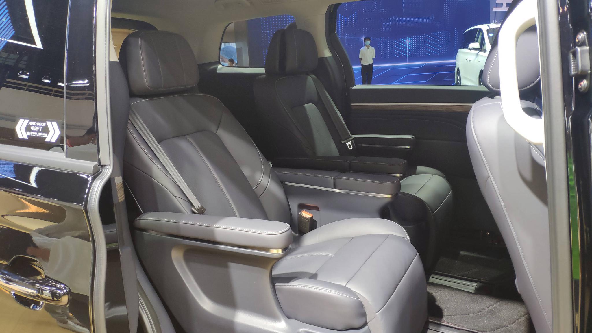 2020年北京车展:传祺m8实车