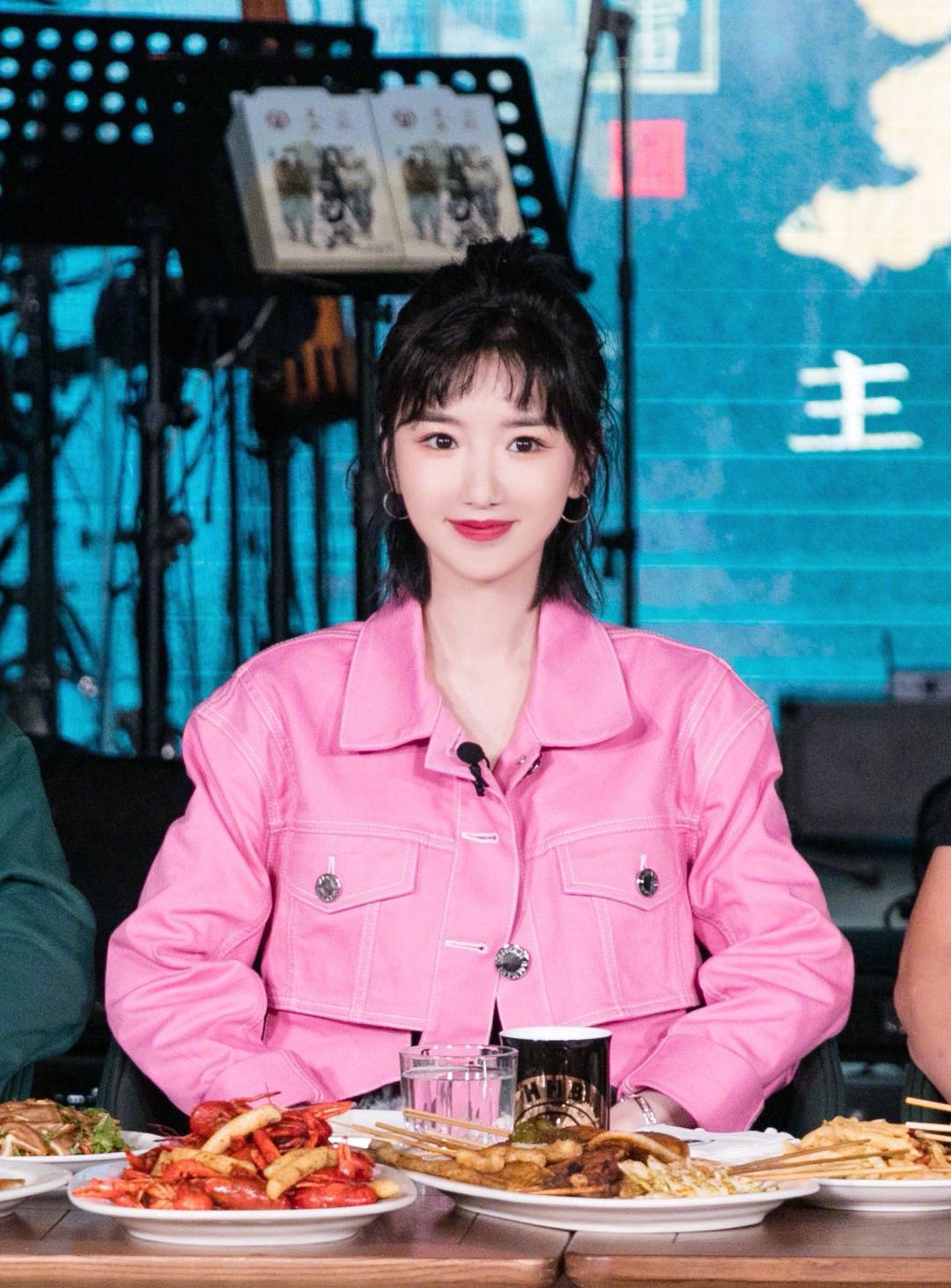 学毛晓彤的穿搭真的会提升气质哟
