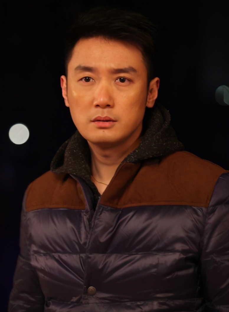 央视曾经最帅的主持人,被辞退后转行当演员,37岁荣获影帝|巩峥|央视