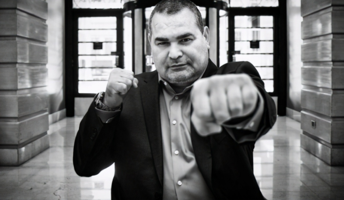 巴拉圭球员奇拉维特:殴打对手还朝卡洛斯吐痰,如今梦想做总统