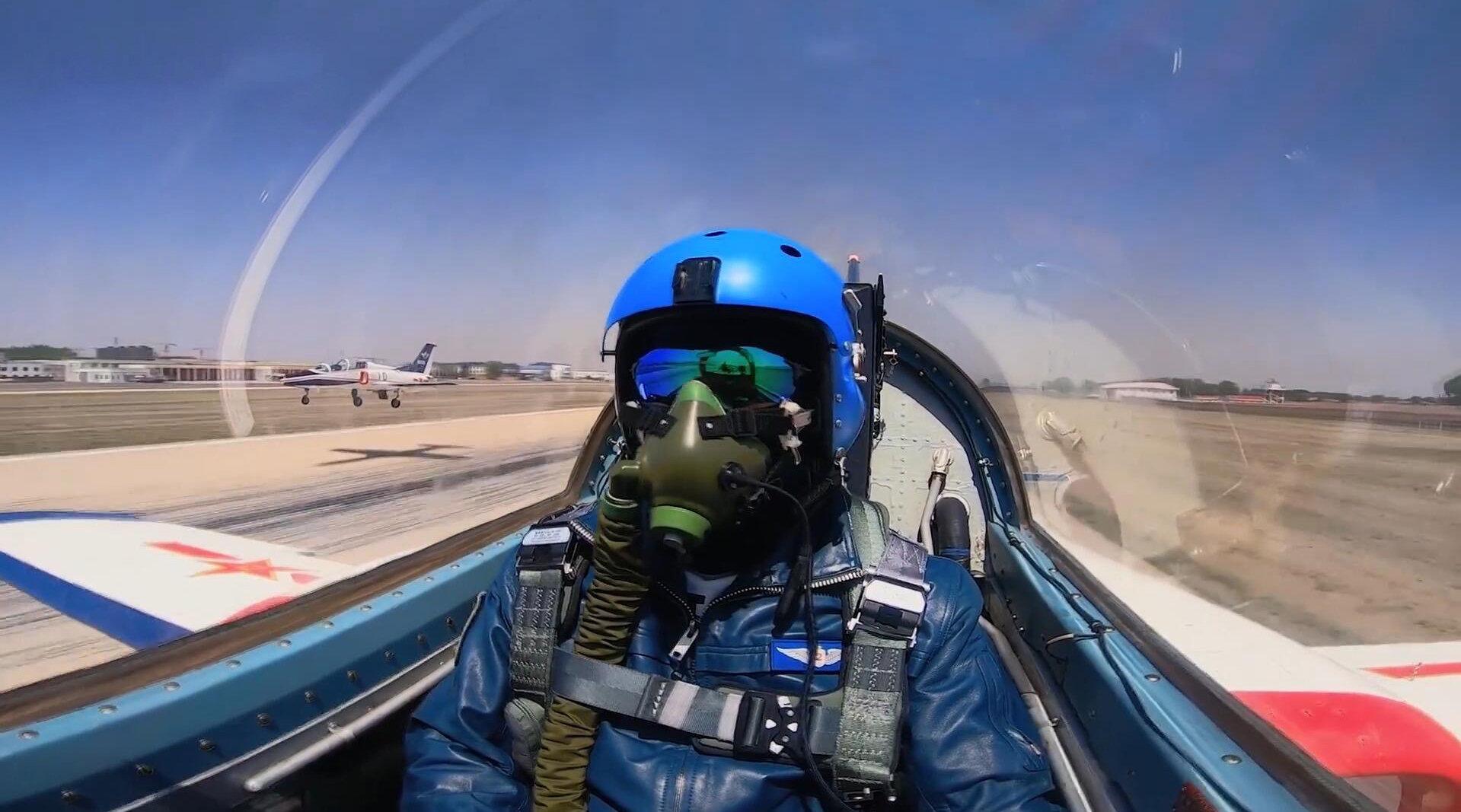 海军航空大学飞行员已就位,请求起飞! via