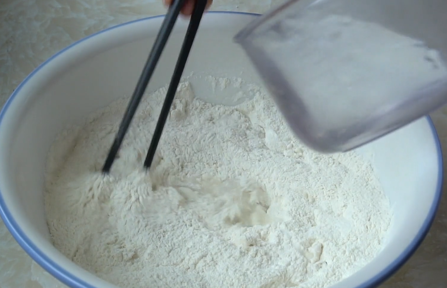 教你锅贴最好吃的做法和面到调馅详细讲解皮酥馅香好吃不腻