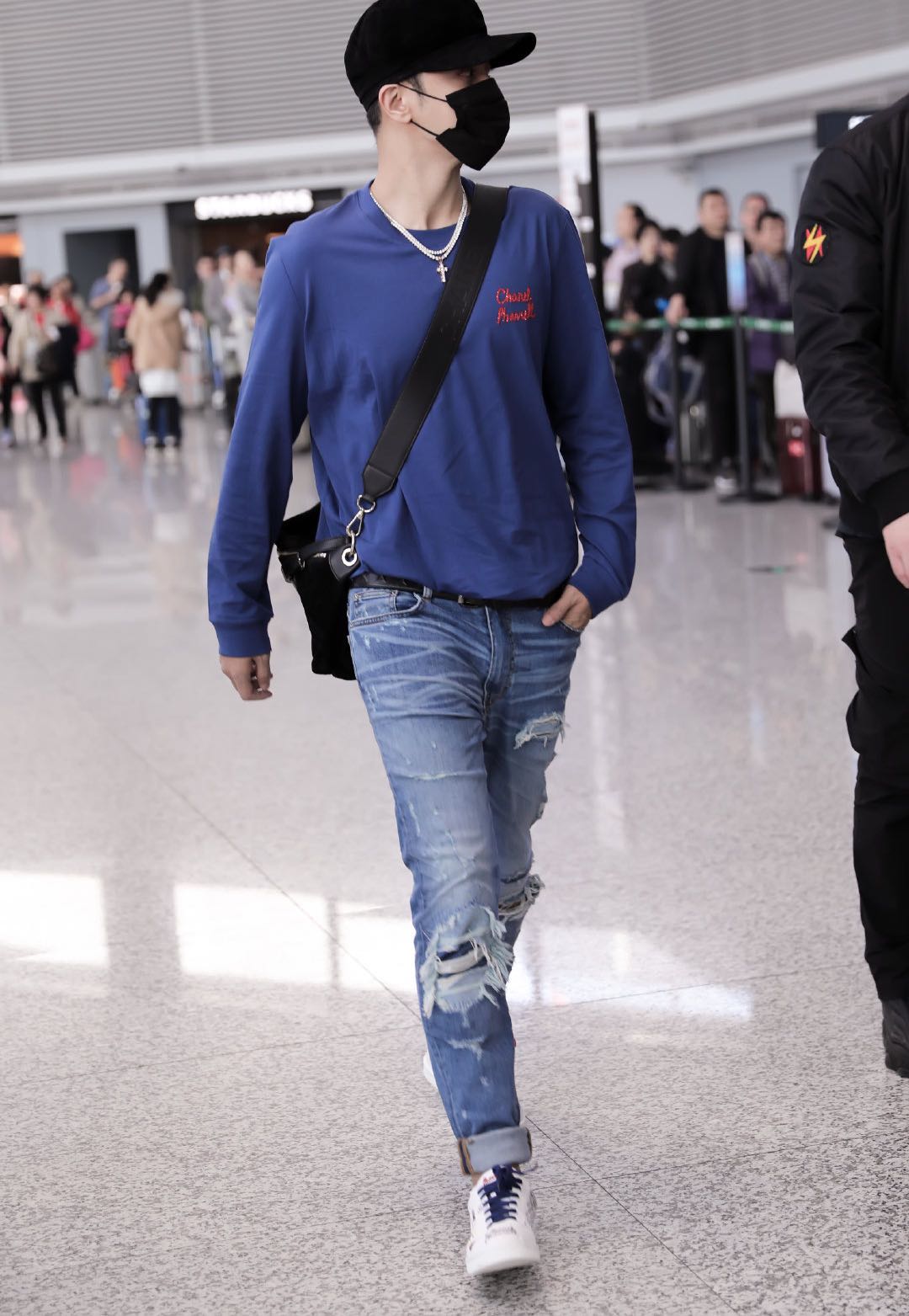 罗志祥不熬夜了?素颜出镜黑眼圈淡化不少,罗妈病重恢复气色红润