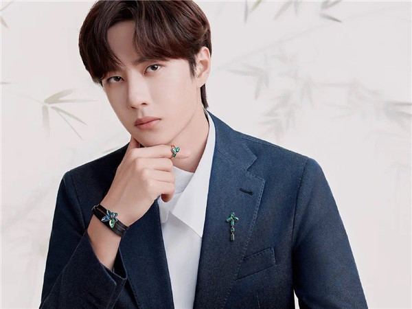 男明星戴戒指啥样?蔡徐坤豪横,王一博优雅,看到千玺:炫富吗?