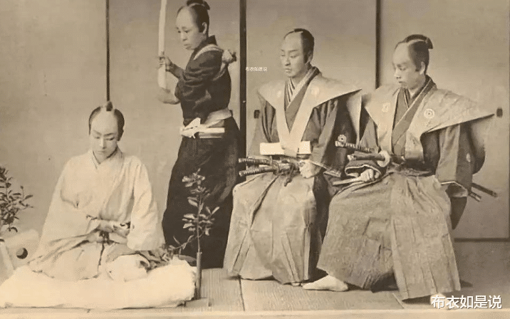 日本武士有多狠袭击法国水兵11人切腹自尽法国为何要求情