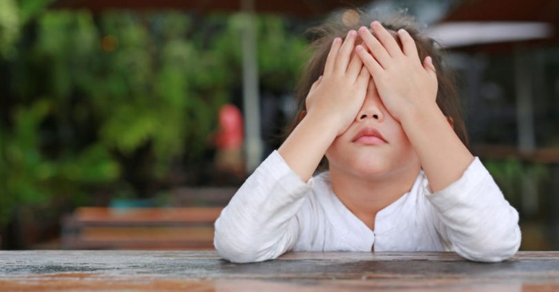 孩子哭闹烦人怎么办儿医建议多看多听多想先不说话